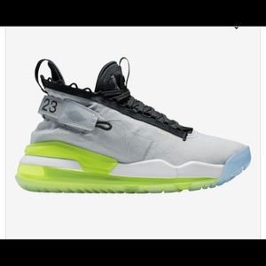 NEW WITH BOX - Men’s 8.5 Jordan Proto Max 720